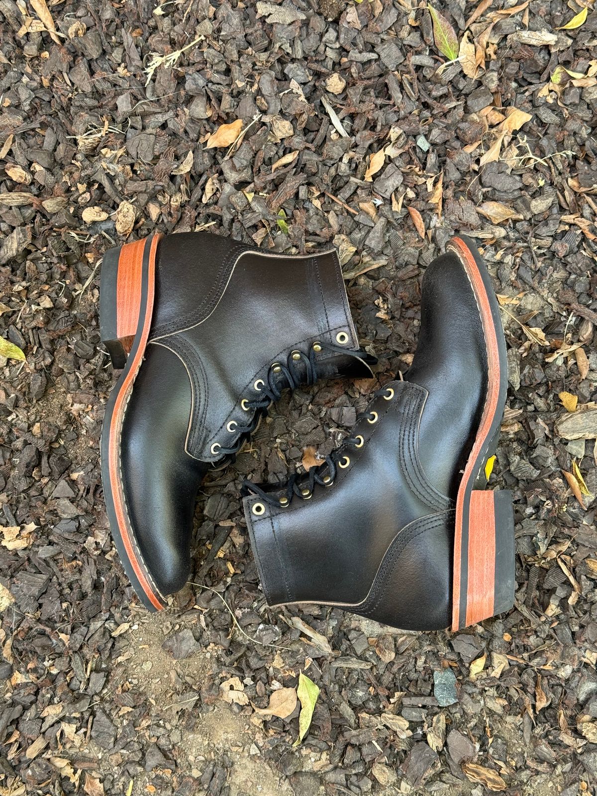 Photo by iwearboots on December 3, 2023 of the Nicks Unknown Model in Horween Black Waxed Flesh.