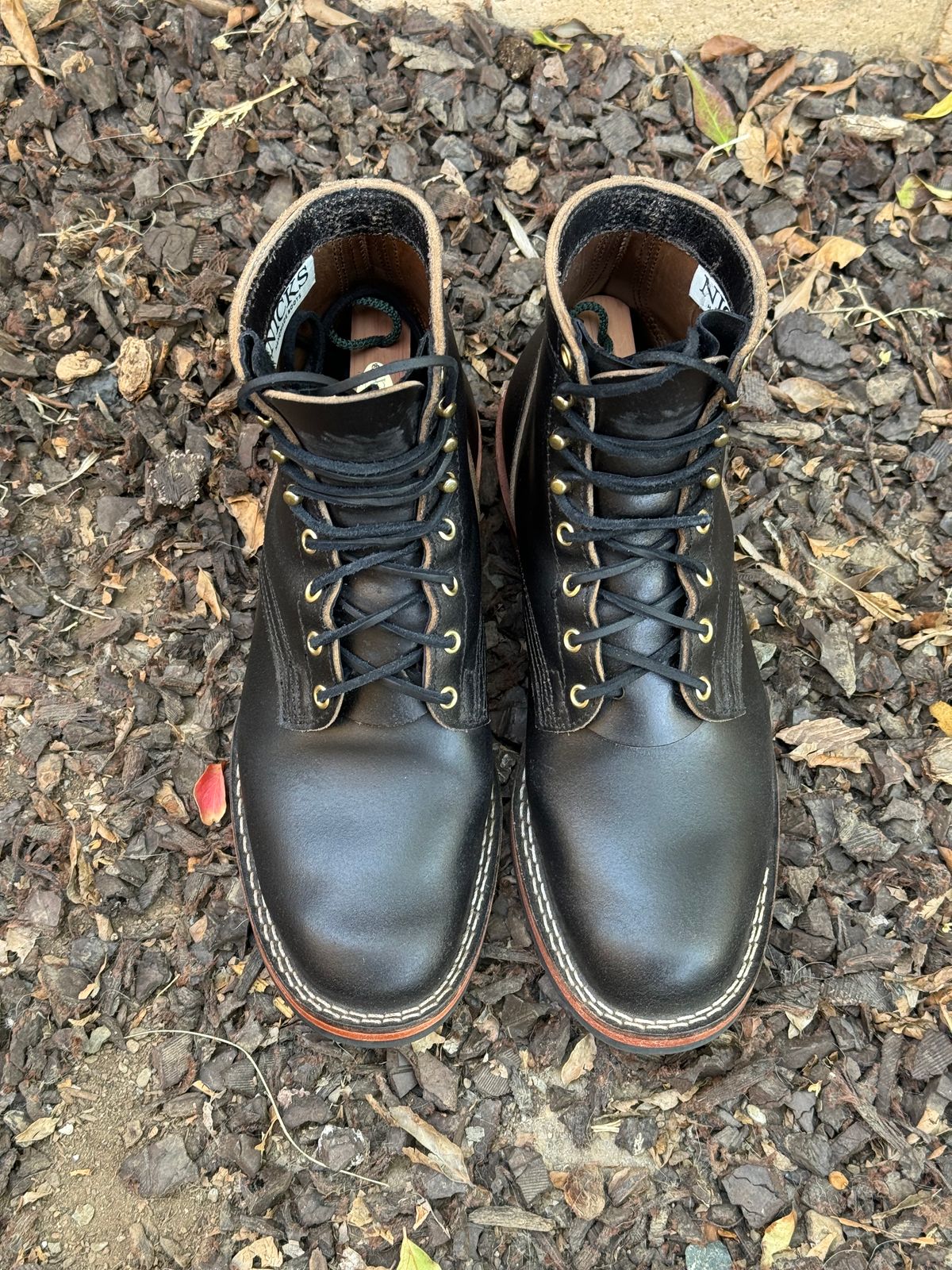 Photo by iwearboots on December 3, 2023 of the Nicks Unknown Model in Horween Black Waxed Flesh.