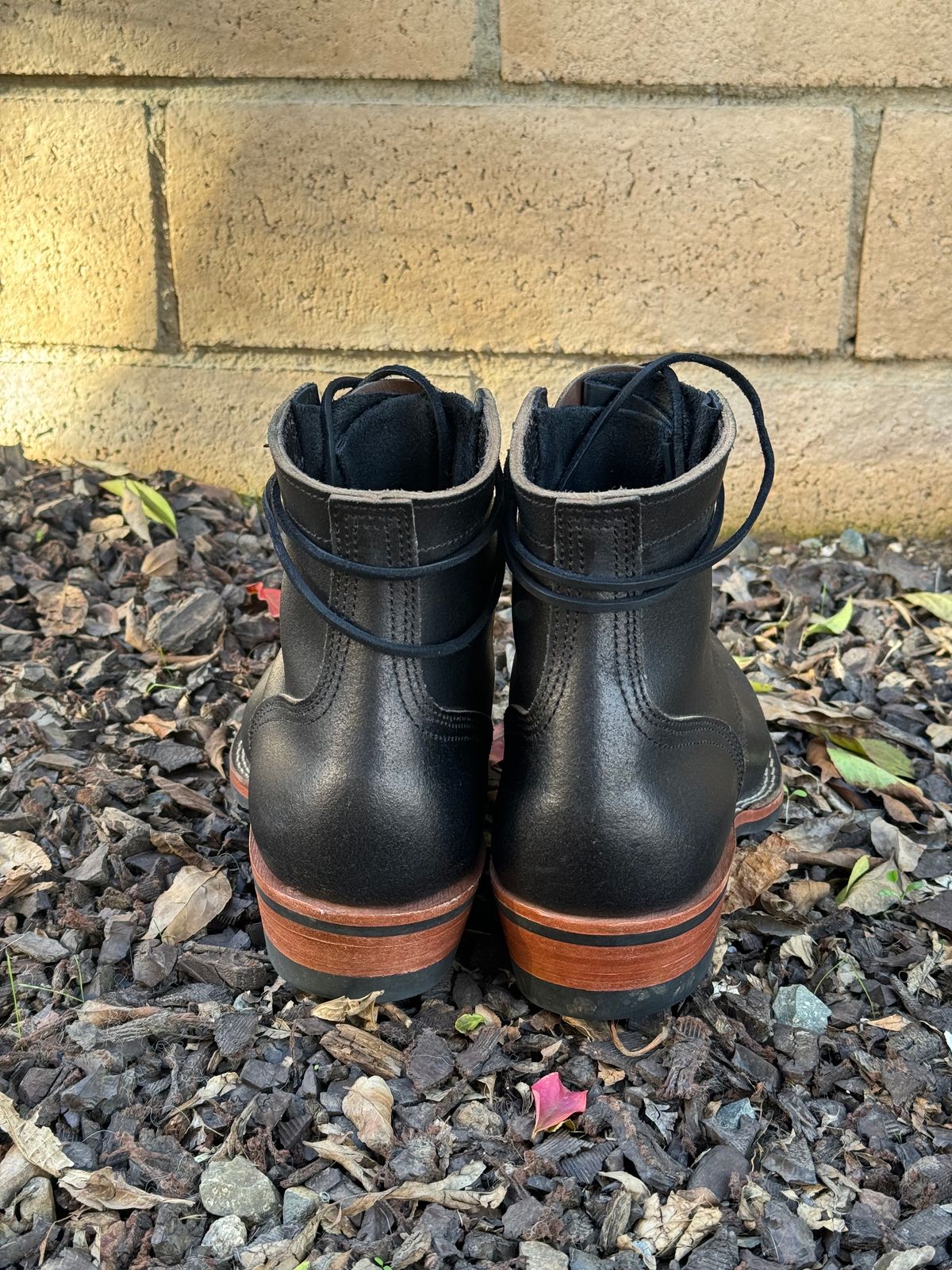 Photo by iwearboots on January 4, 2024 of the Nicks Unknown Model in Horween Black Waxed Flesh.