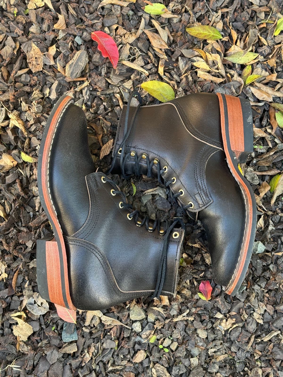 Photo by iwearboots on January 4, 2024 of the Nicks Unknown Model in Horween Black Waxed Flesh.