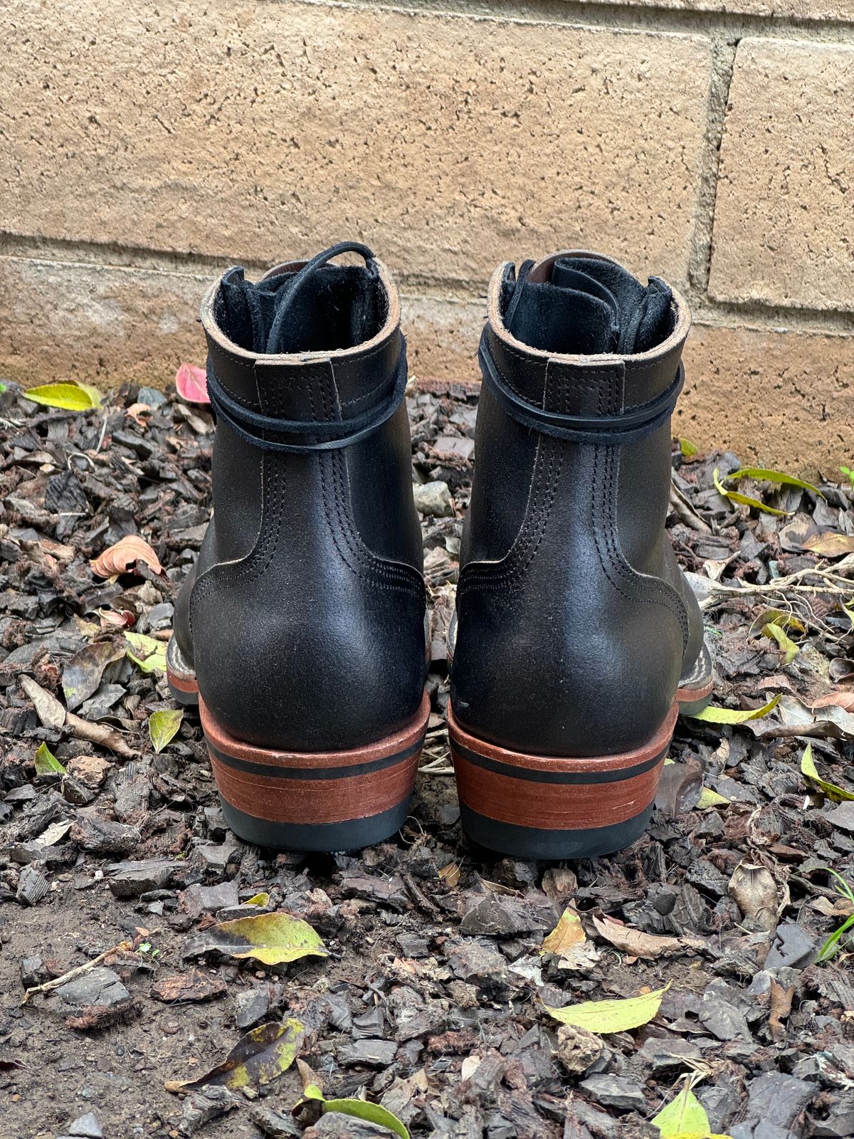 Photo by iwearboots on February 3, 2024 of the Nicks Unknown Model in Horween Black Waxed Flesh.