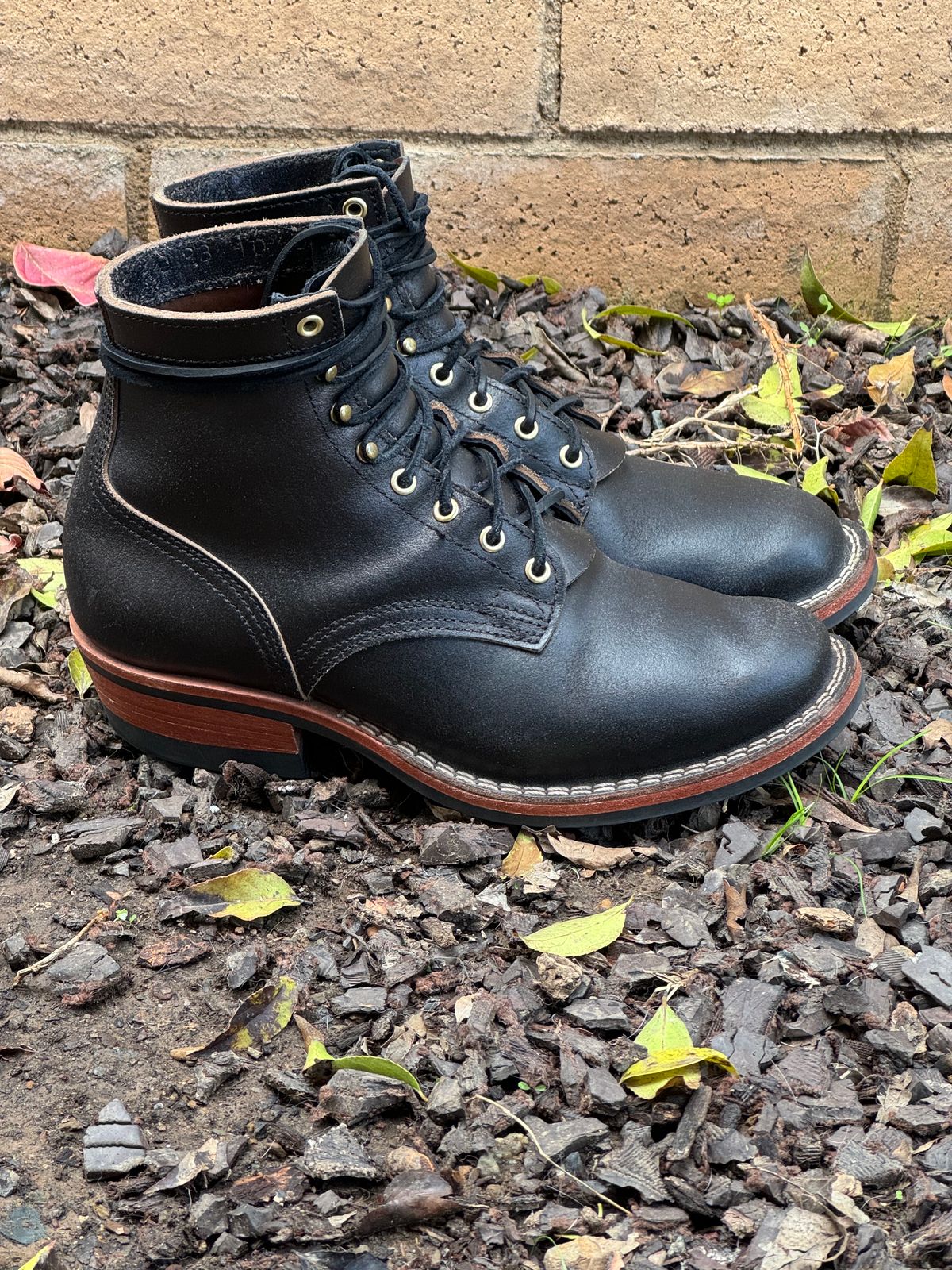 Photo by iwearboots on February 3, 2024 of the Nicks Unknown Model in Horween Black Waxed Flesh.