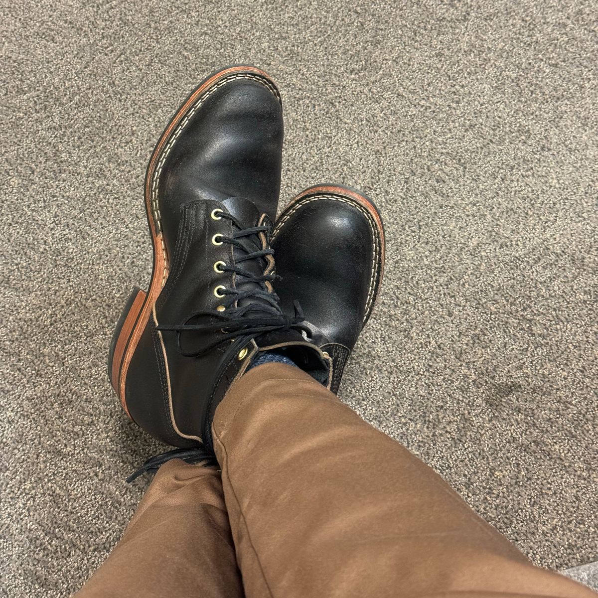 Photo by iwearboots on February 10, 2024 of the Nicks Unknown Model in Horween Black Waxed Flesh.