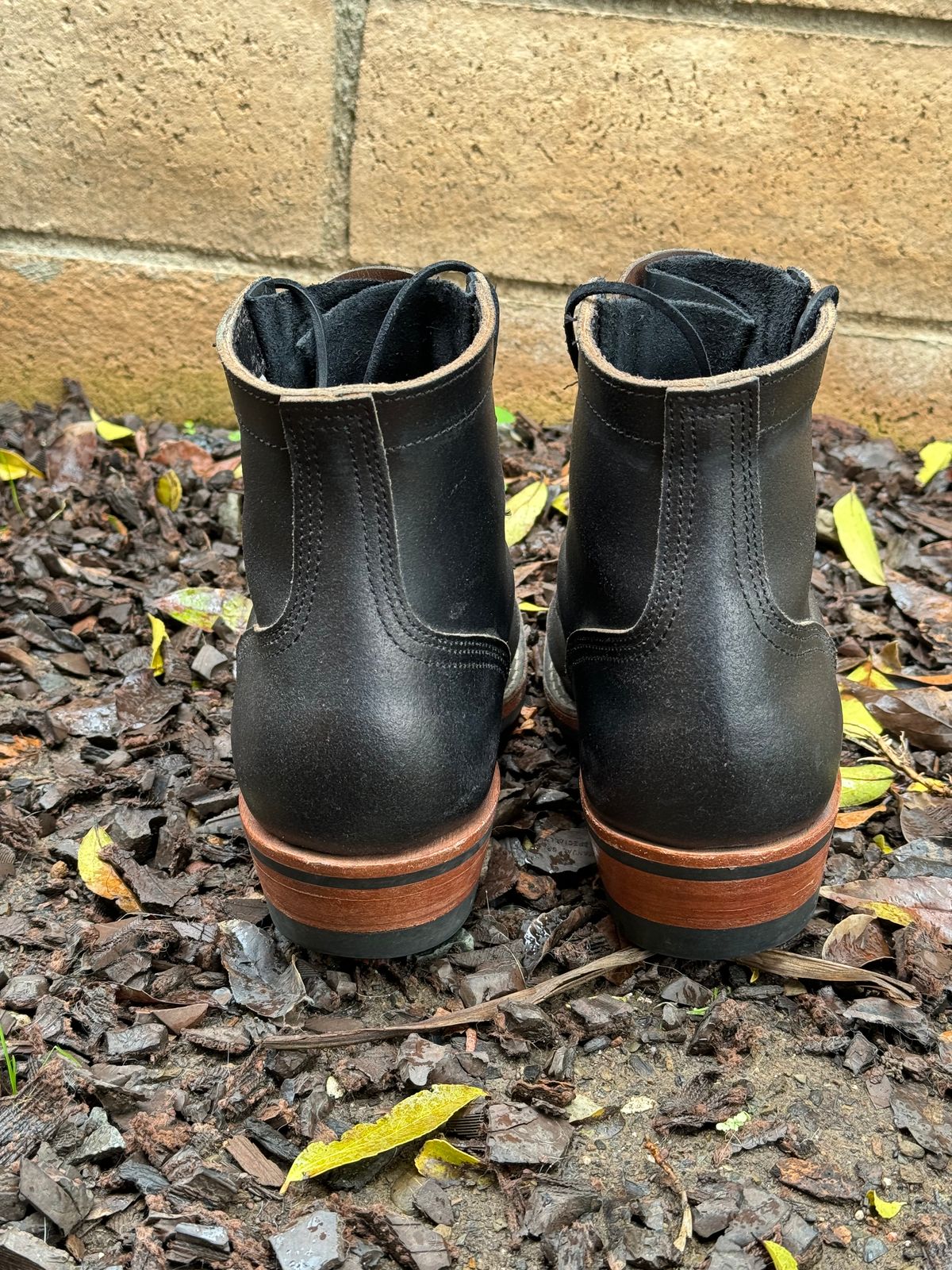 Photo by iwearboots on March 3, 2024 of the Nicks Unknown Model in Horween Black Waxed Flesh.