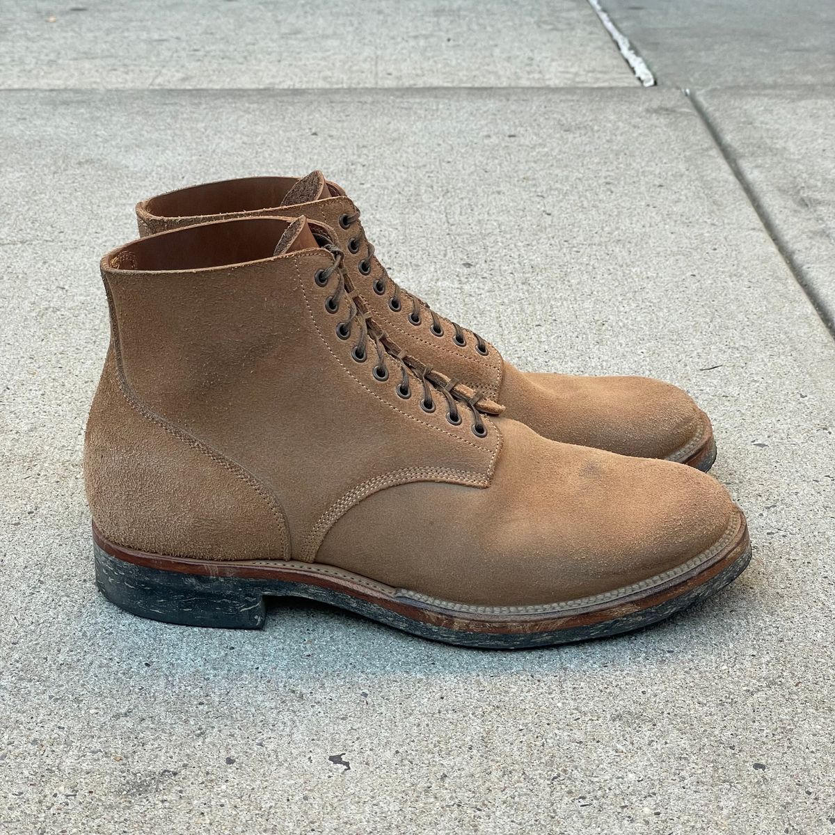 Photo by RemyTwotimes on November 5, 2024 of the Viberg N1 Boot in Horween Marine Field Roughout.