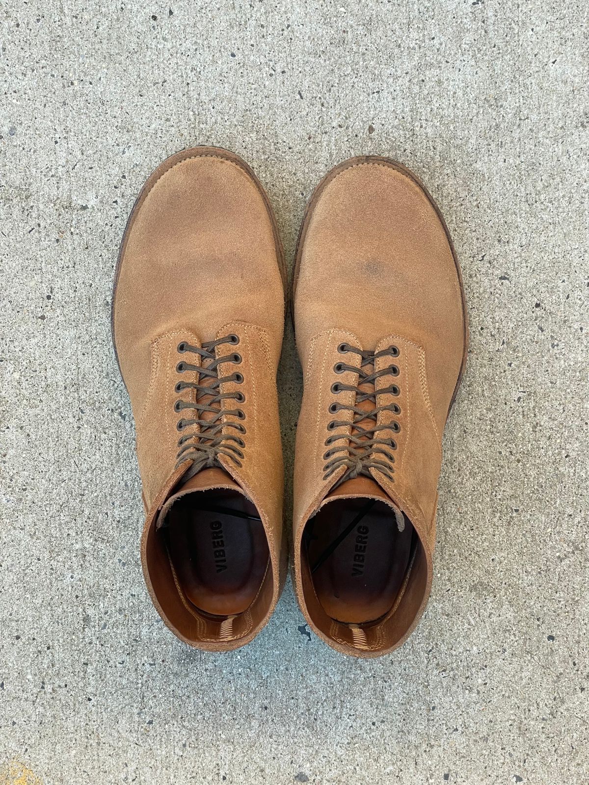 Photo by RemyTwotimes on November 5, 2024 of the Viberg N1 Boot in Horween Marine Field Roughout.