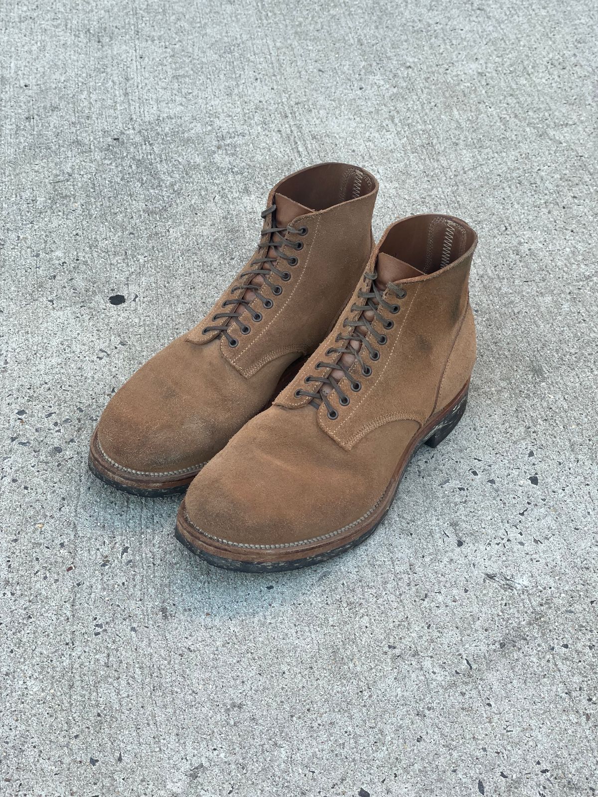 Photo by RemyTwotimes on January 3, 2025 of the Viberg N1 Boot in Horween Marine Field Roughout.