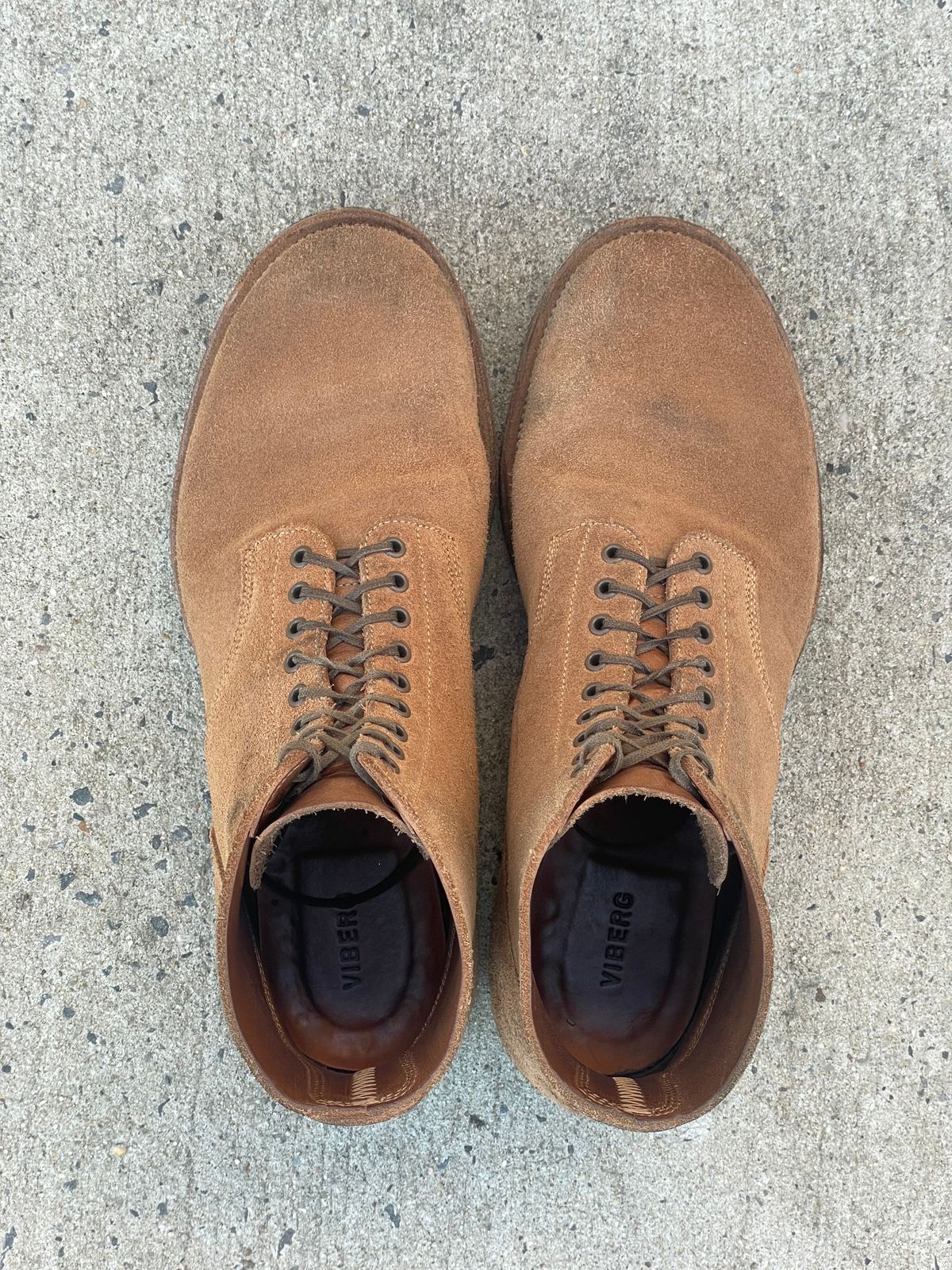 Photo by RemyTwotimes on January 3, 2025 of the Viberg N1 Boot in Horween Marine Field Roughout.