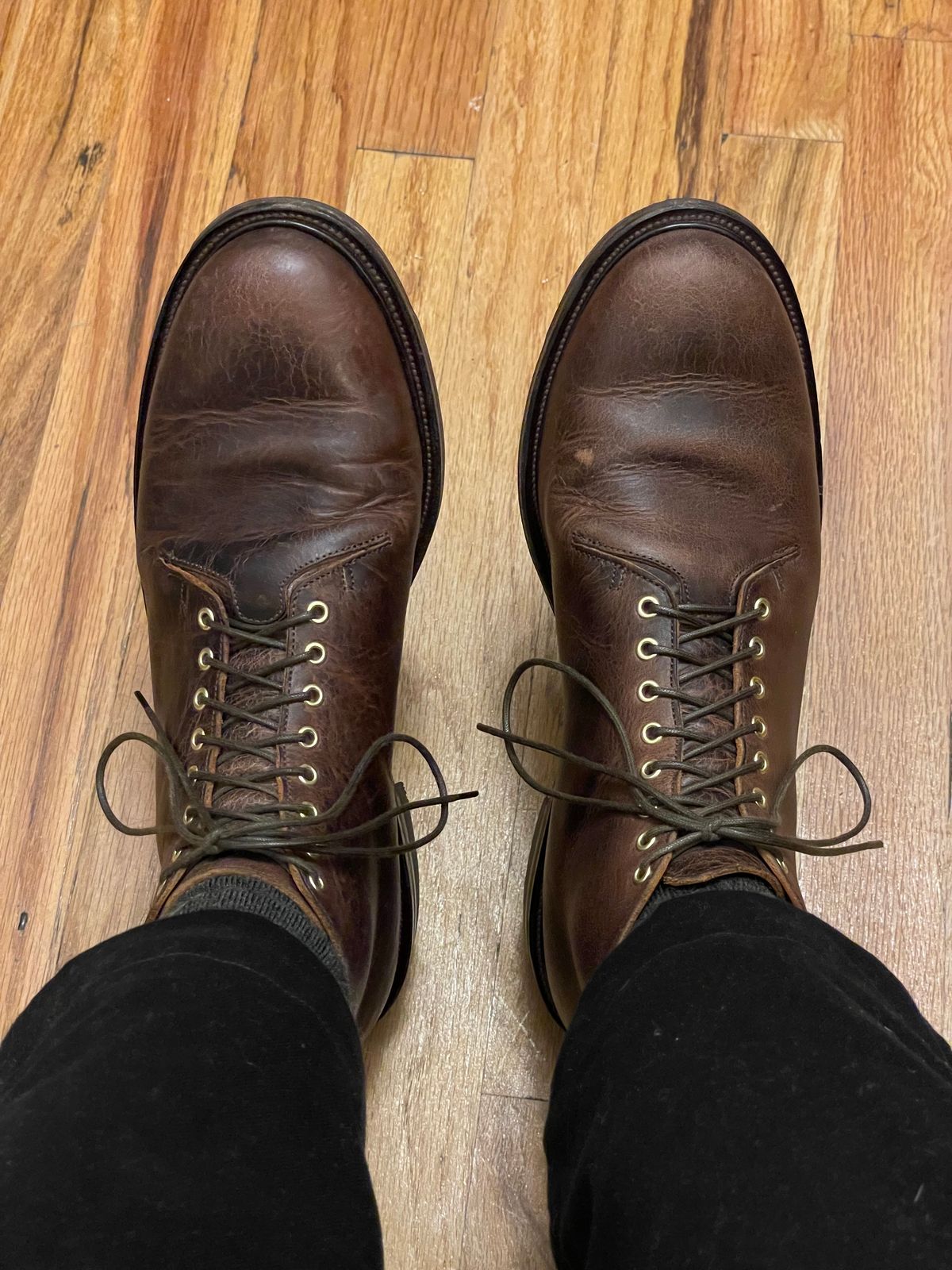 Photo by RemyTwotimes on October 17, 2023 of the Viberg Wholecut Derby Boot in Horween Rowdy Dachshund.