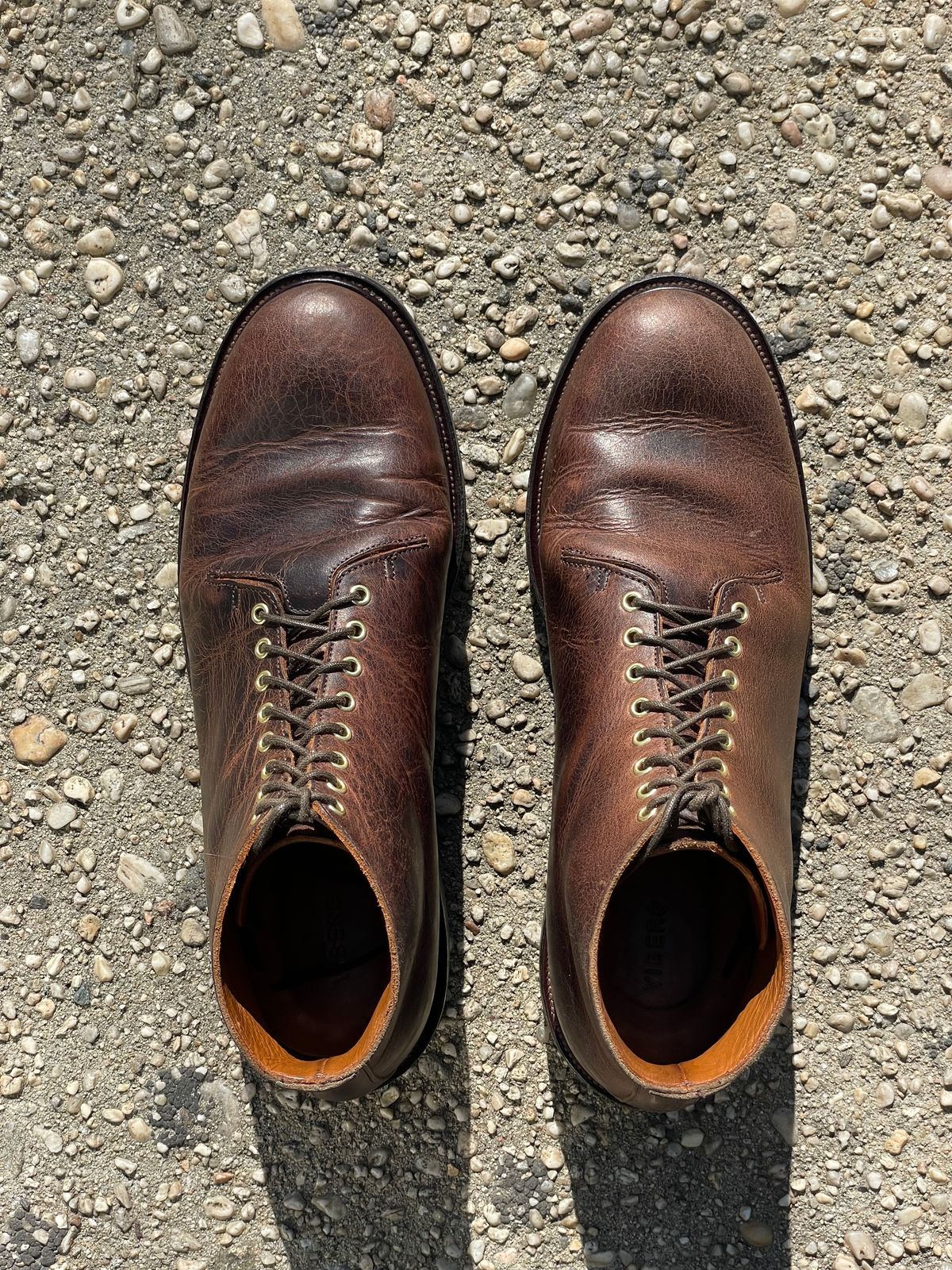 Photo by RemyTwotimes on November 3, 2023 of the Viberg Wholecut Derby Boot in Horween Rowdy Dachshund.