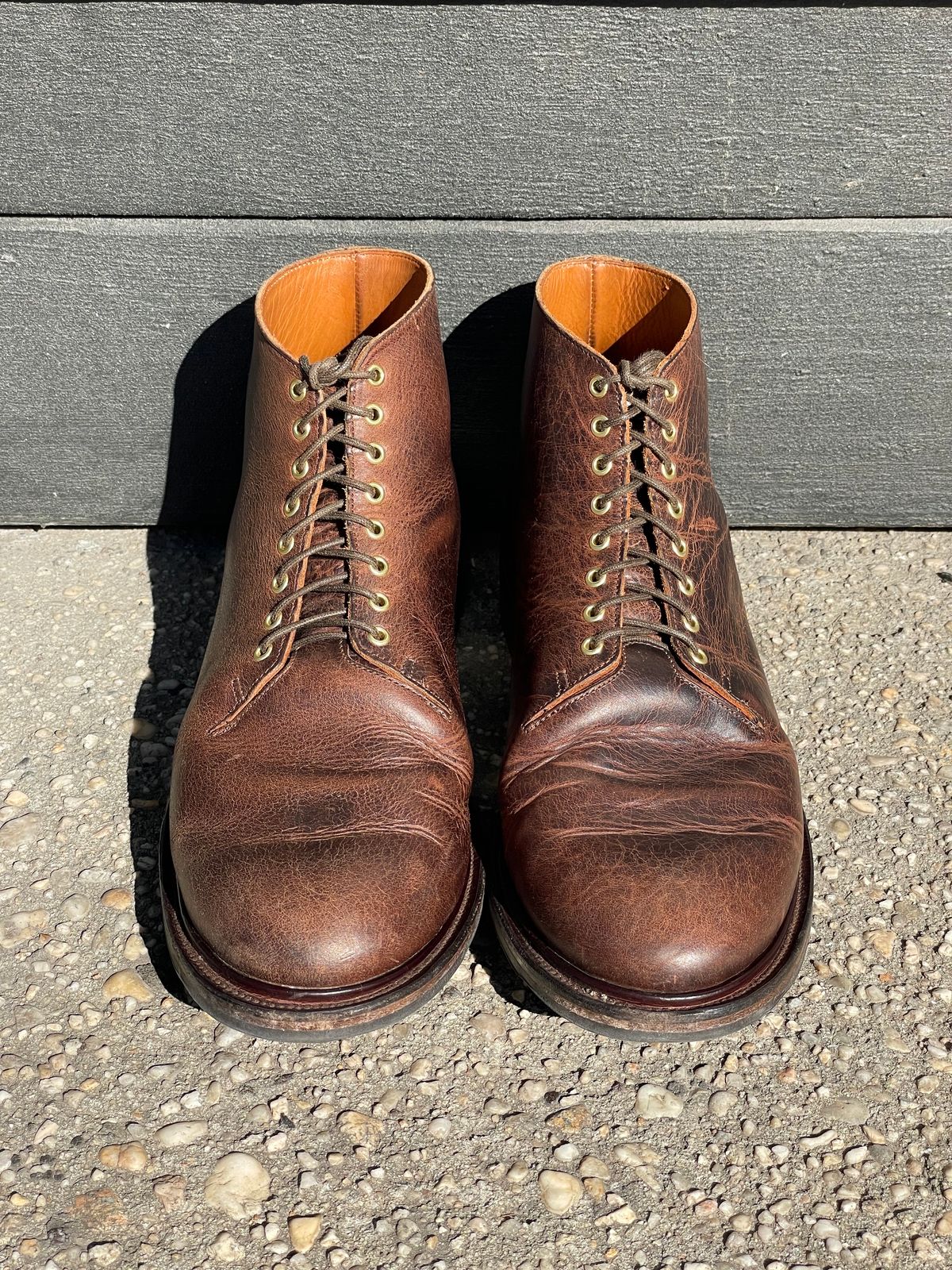 Photo by RemyTwotimes on November 3, 2023 of the Viberg Wholecut Derby Boot in Horween Rowdy Dachshund.
