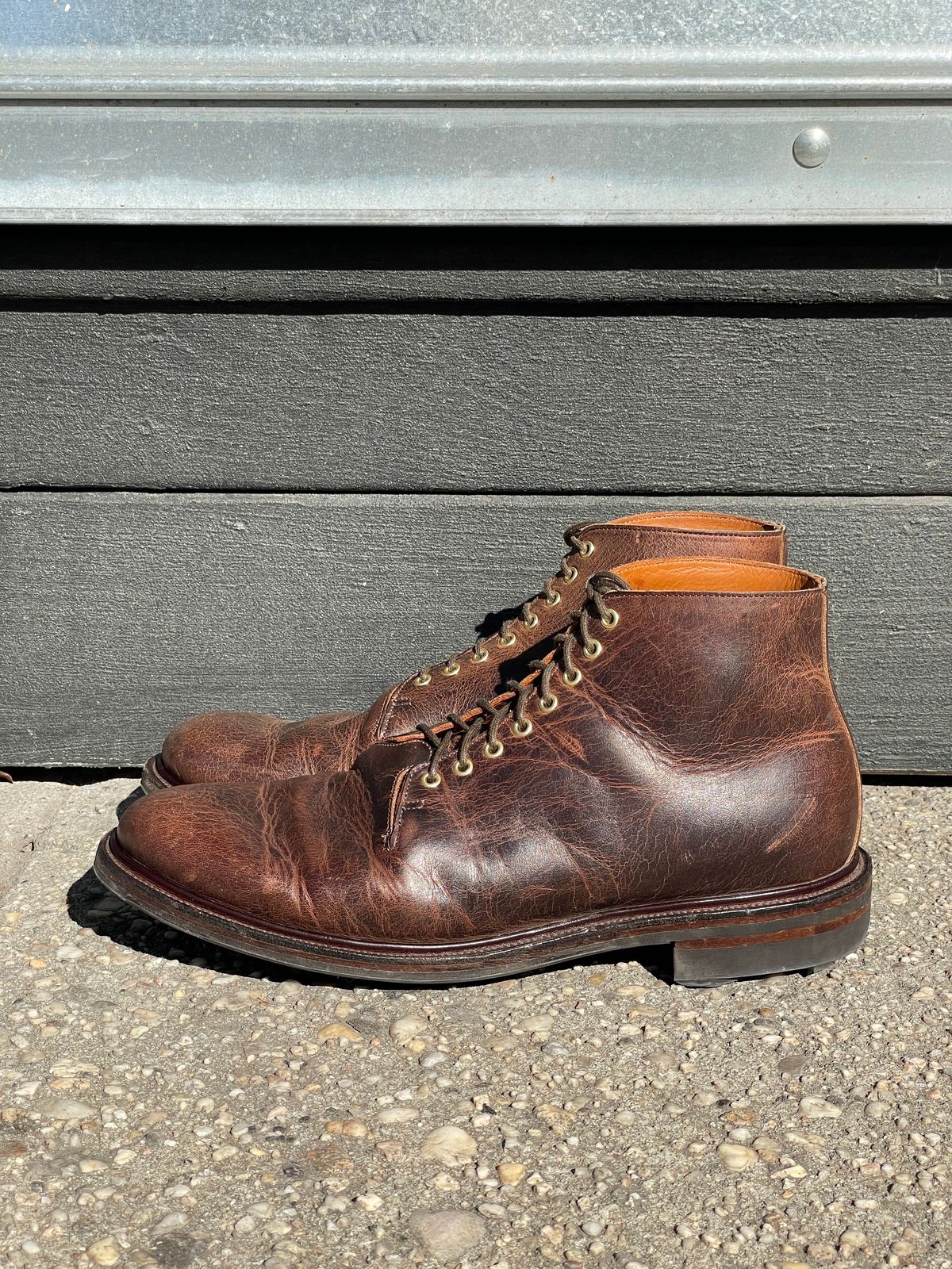 Photo by RemyTwotimes on November 3, 2023 of the Viberg Wholecut Derby Boot in Horween Rowdy Dachshund.