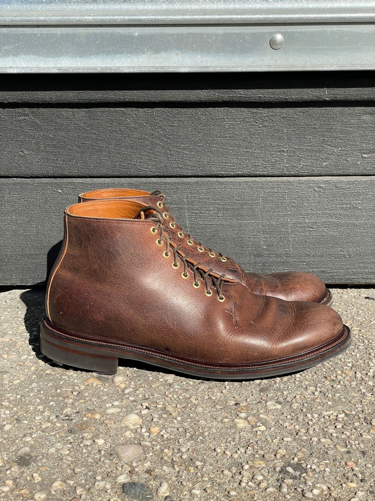 Photo by RemyTwotimes on November 3, 2023 of the Viberg Wholecut Derby Boot in Horween Rowdy Dachshund.