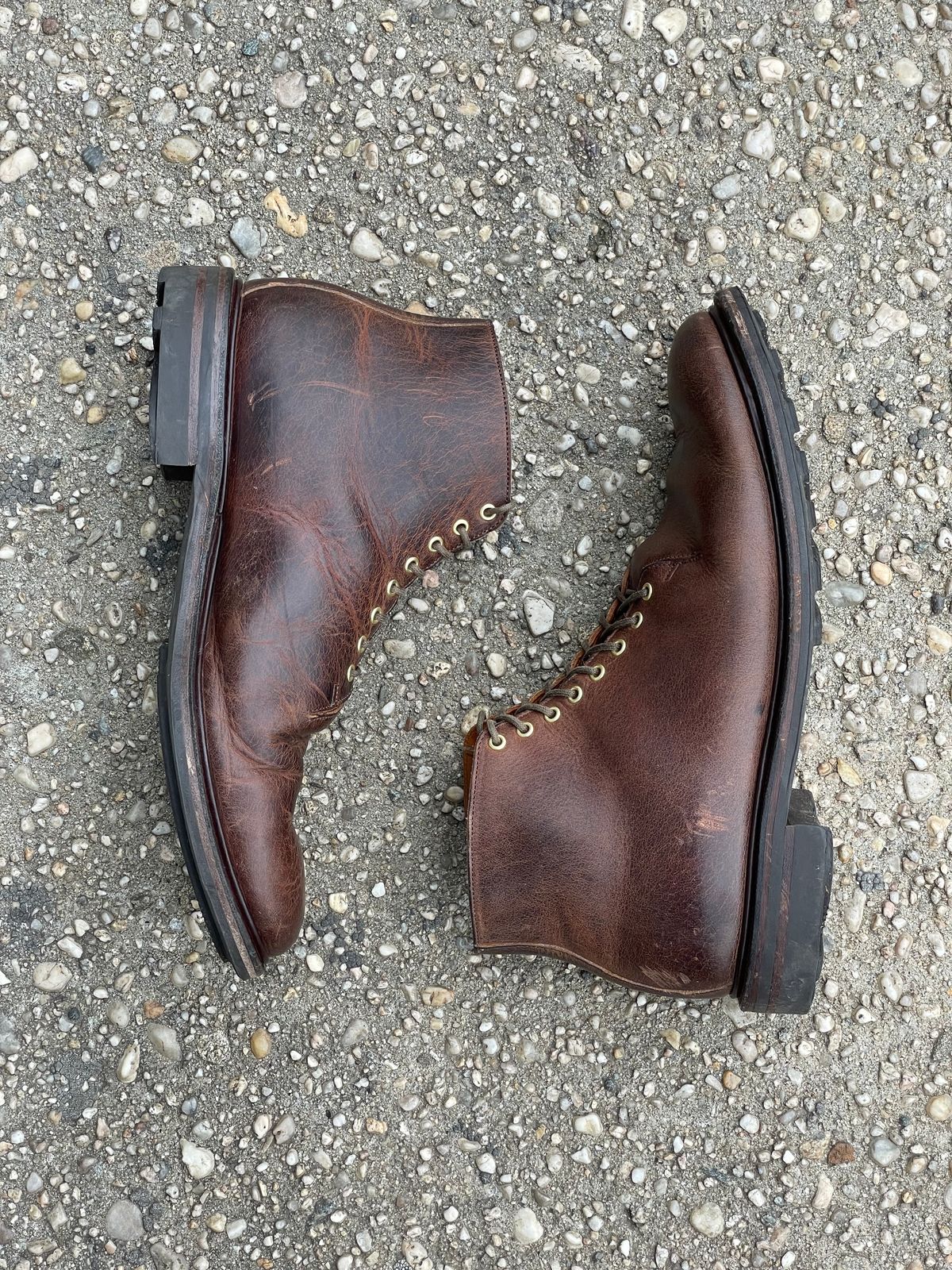 Photo by RemyTwotimes on December 4, 2023 of the Viberg Wholecut Derby Boot in Horween Rowdy Dachshund.