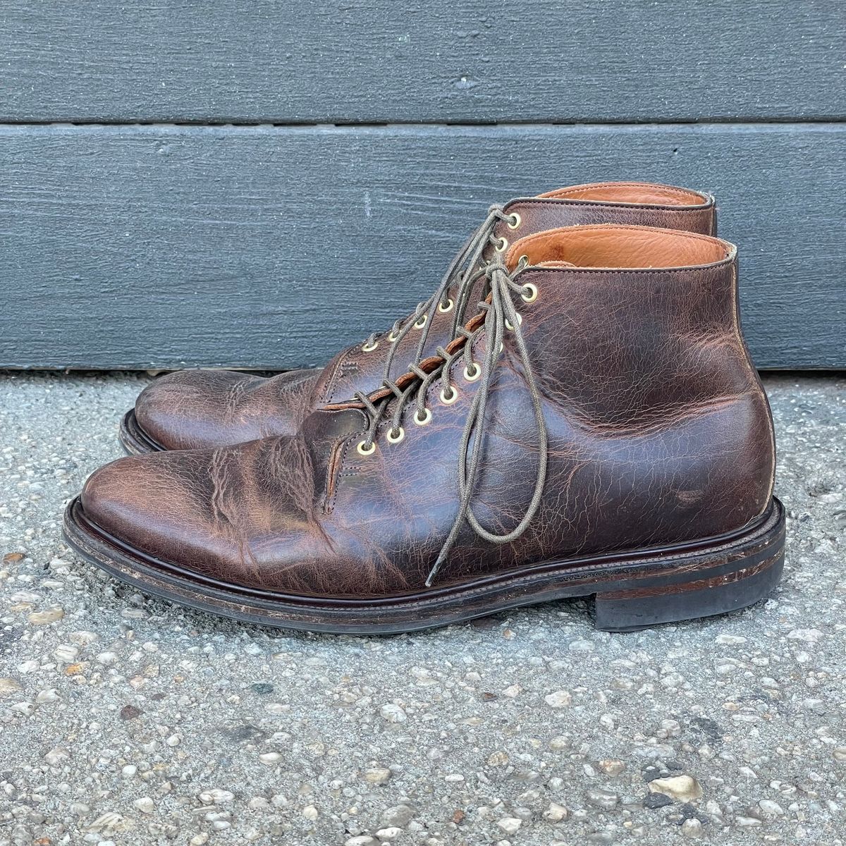 Photo by RemyTwotimes on February 5, 2024 of the Viberg Wholecut Derby Boot in Horween Rowdy Dachshund.