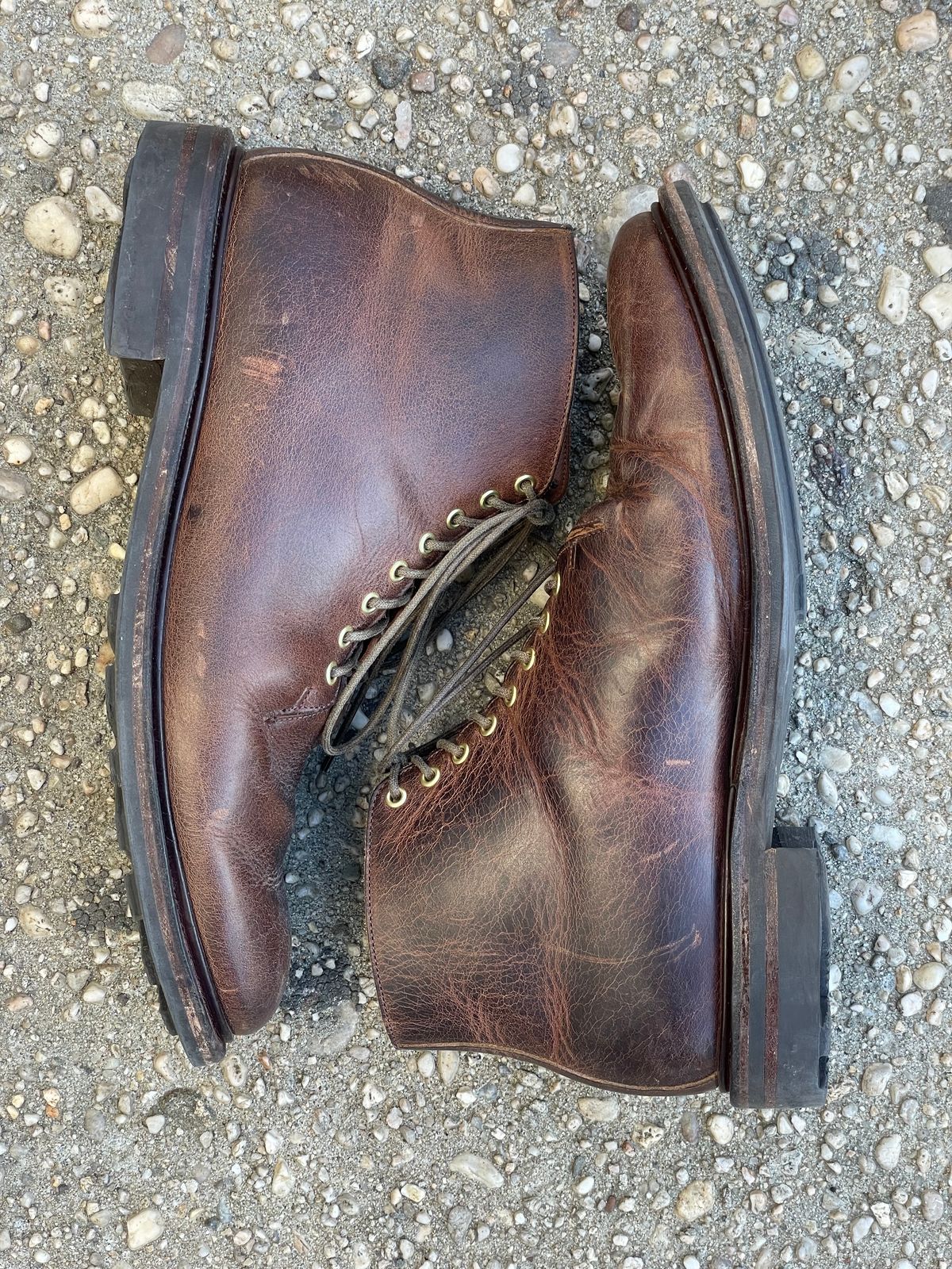 Photo by RemyTwotimes on February 5, 2024 of the Viberg Wholecut Derby Boot in Horween Rowdy Dachshund.