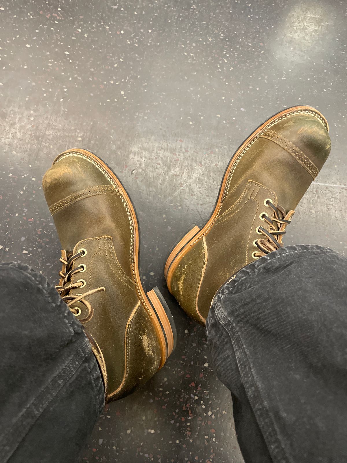 Photo by RemyTwotimes on May 9, 2023 of the Viberg Service Boot BCT in Horween Olive Waxed Flesh.