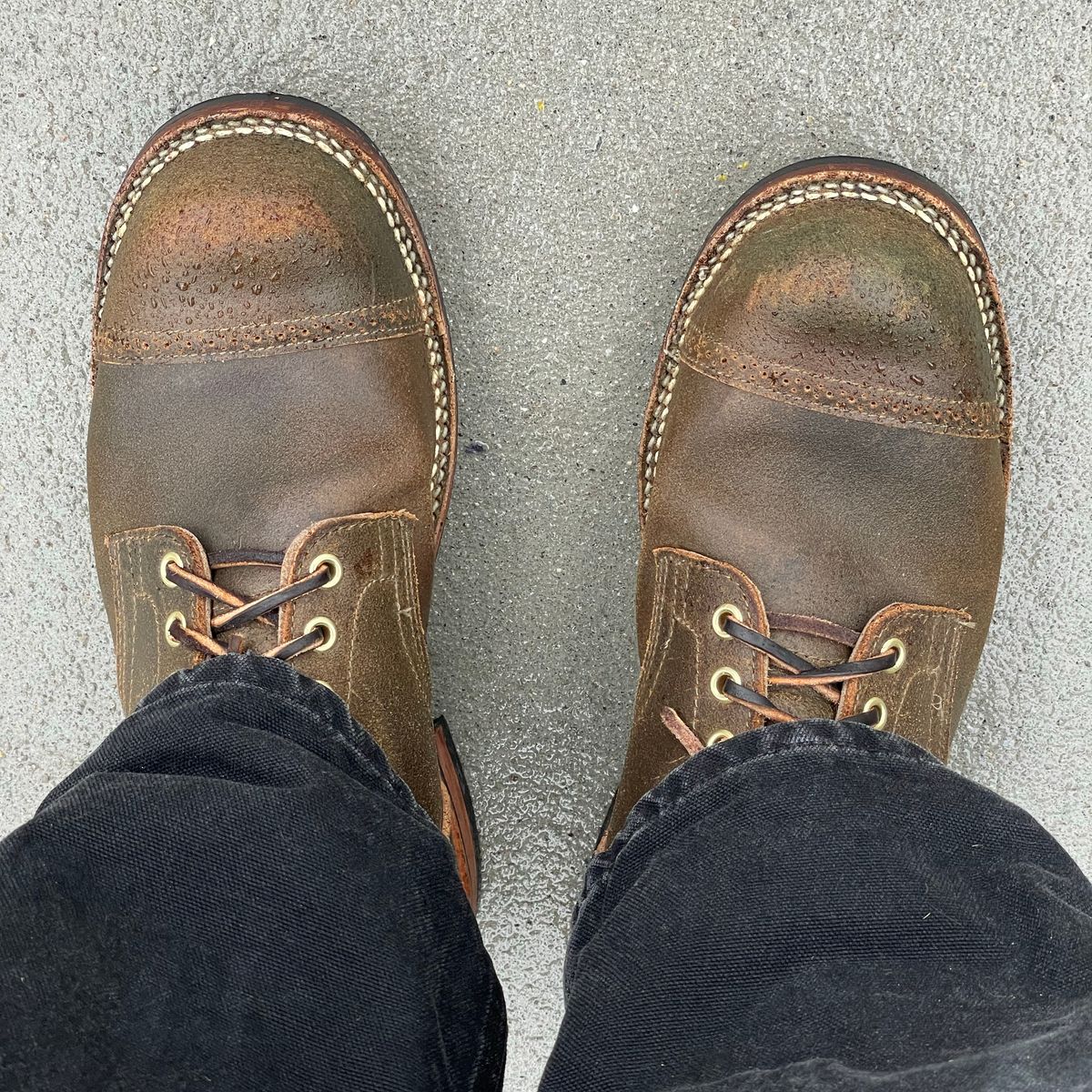 Photo by RemyTwotimes on March 23, 2024 of the Viberg Service Boot BCT in Horween Olive Waxed Flesh.