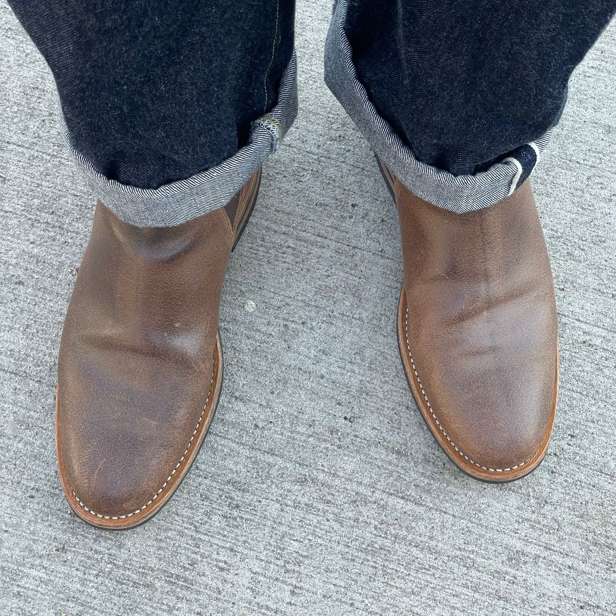 Photo by RemyTwotimes on April 23, 2025 of the Viberg Chelsea in Horween Natural Waxed Flesh.