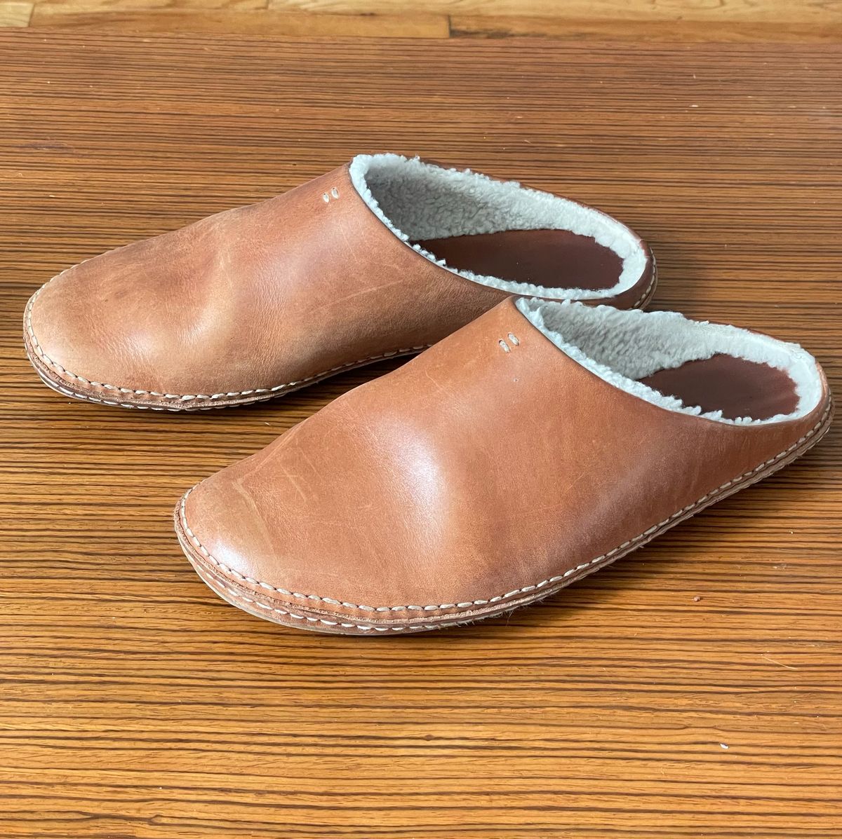 Photo by RemyTwotimes on February 19, 2024 of the Feit Outdoor Slipper in Unknown Material.