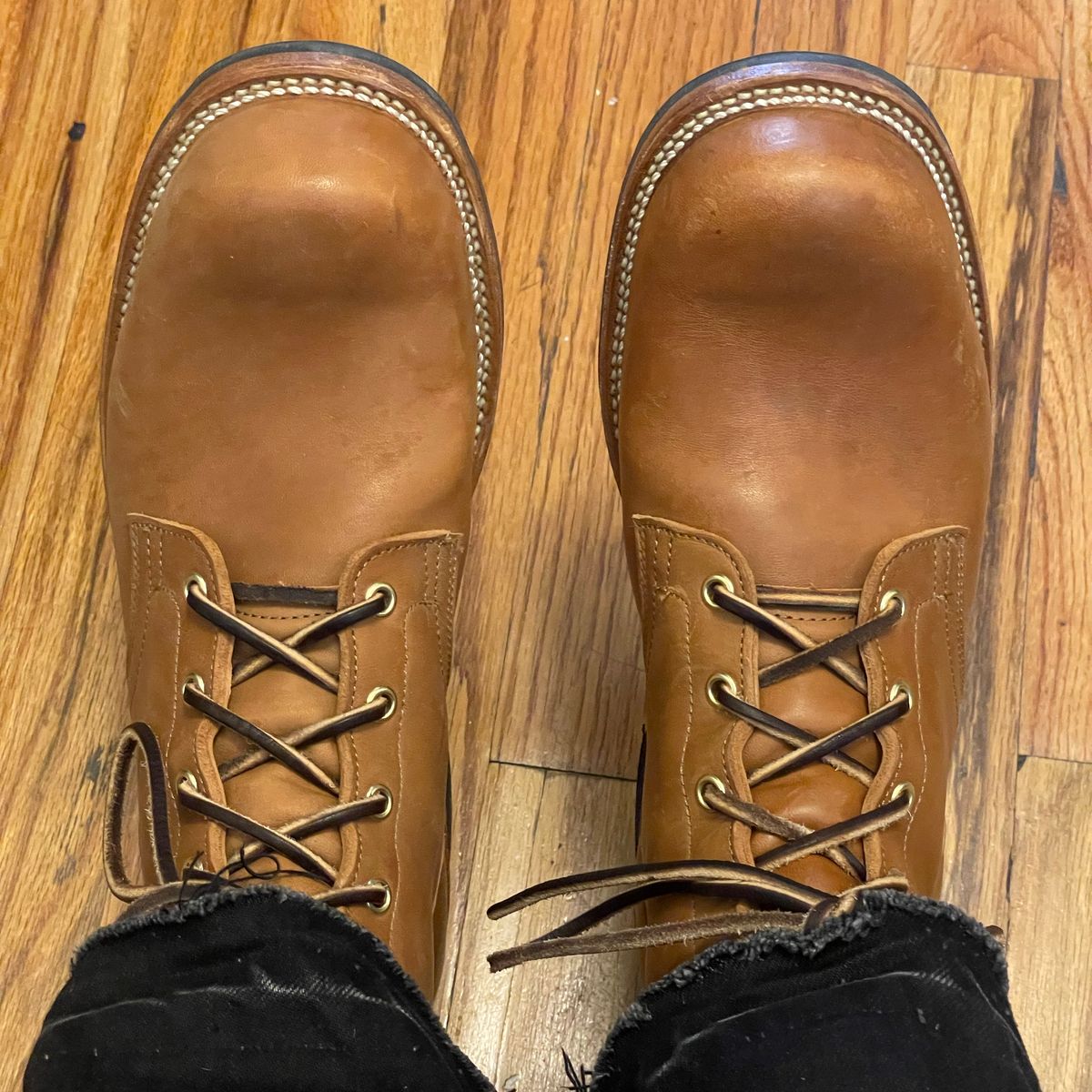 Photo by RemyTwotimes on May 26, 2025 of the Viberg Service Boot in Maryam Cuoio Horsebutt.
