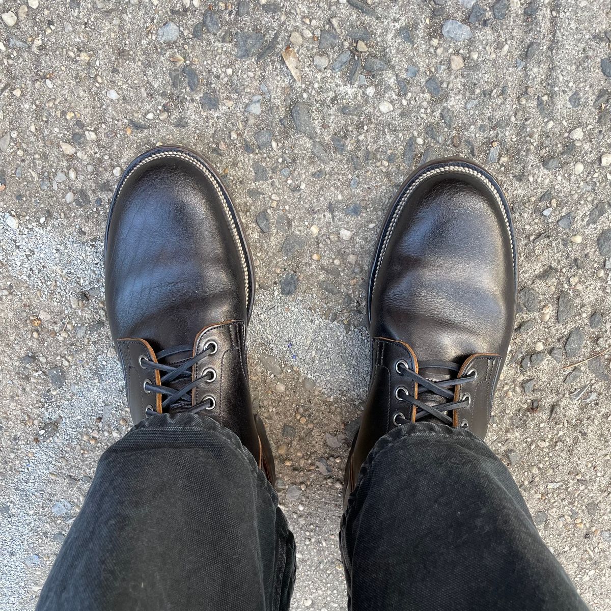 Photo by RemyTwotimes on April 5, 2023 of the Viberg Service Boot in Shinki Black Oiled Horsebutt.