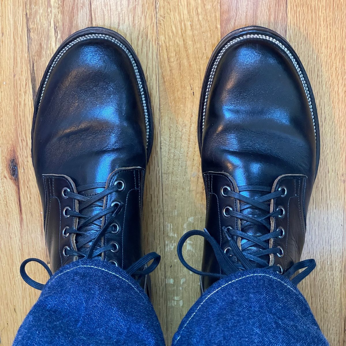 Photo by RemyTwotimes on October 28, 2023 of the Viberg Service Boot in Shinki Black Oiled Horsebutt.