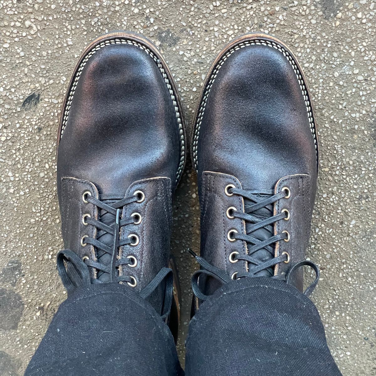 Photo by RemyTwotimes on March 25, 2024 of the Viberg Service Boot in Horween Black Waxed Flesh.