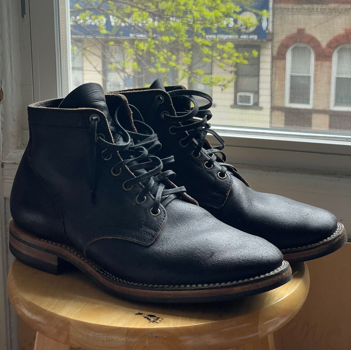 Photo by RemyTwotimes on April 18, 2024 of the Viberg Service Boot in Horween Black Waxed Flesh.