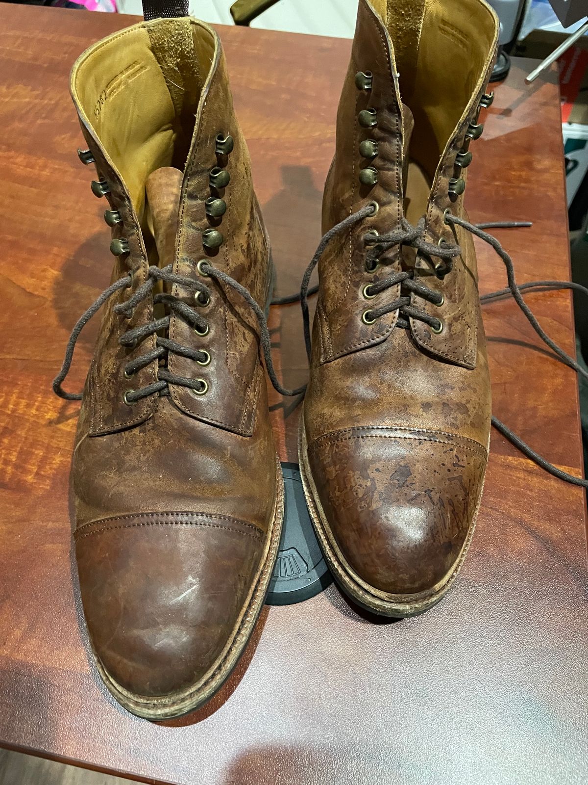 Photo by WalkingToMyWedding on December 10, 2023 of the Meermin Jumper Boot in Tobacco Waxy Shell Cordovan.