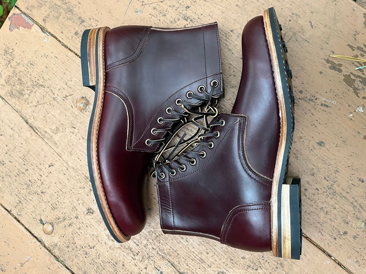Photo by BigDogSaysBark on October 3, 2022 of the Oak Street Bootmakers Trench Boot in Horween Color 8 Chromexcel.