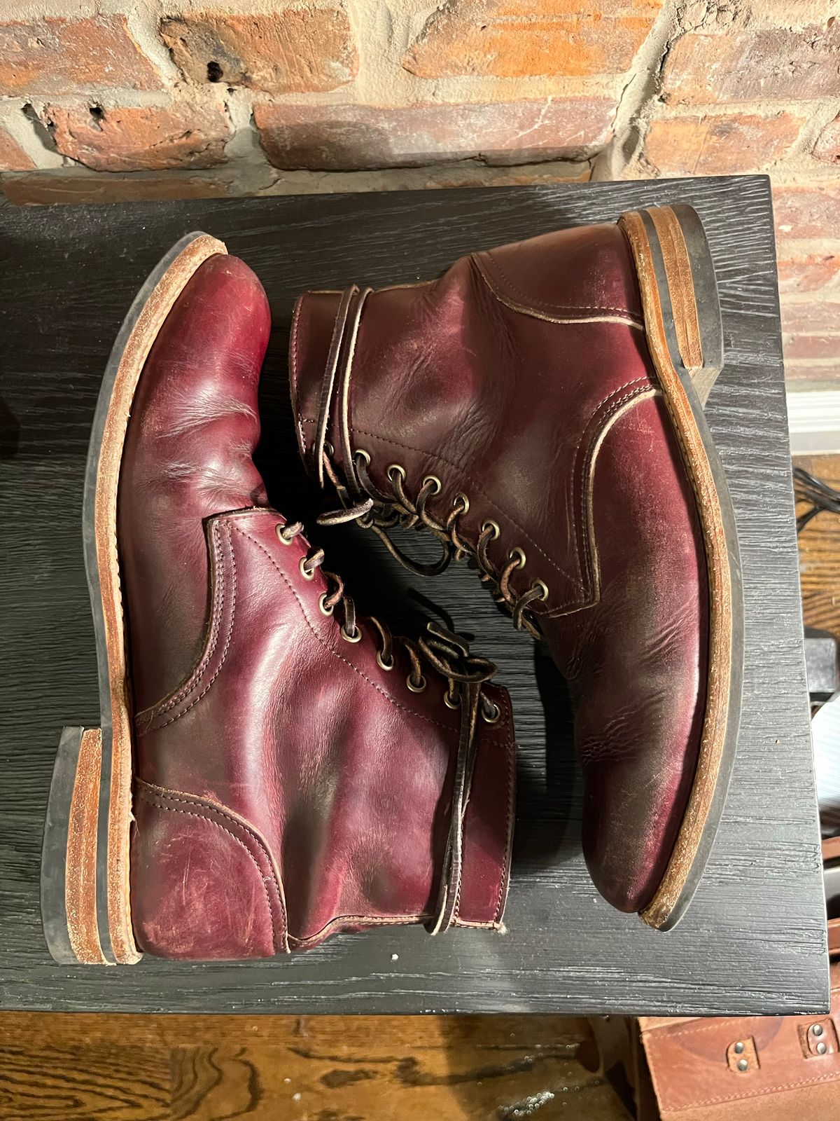 Photo by BigDogSaysBark on November 5, 2022 of the Oak Street Bootmakers Trench Boot in Horween Color 8 Chromexcel.