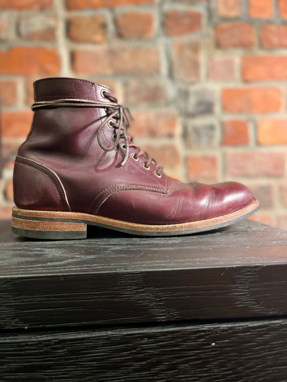Photo by BigDogSaysBark on November 5, 2022 of the Oak Street Bootmakers Trench Boot in Horween Color 8 Chromexcel.