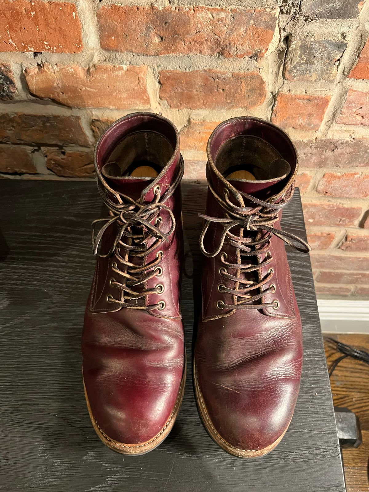 Photo by BigDogSaysBark on November 5, 2022 of the Oak Street Bootmakers Trench Boot in Horween Color 8 Chromexcel.