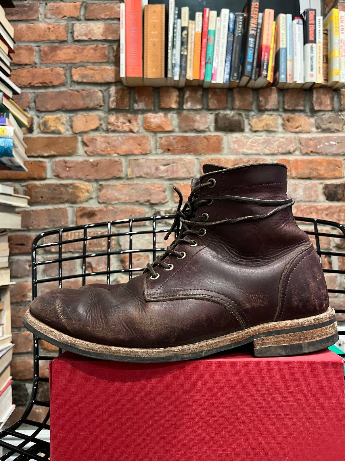 Photo by BigDogSaysBark on December 6, 2022 of the Oak Street Bootmakers Trench Boot in Horween Color 8 Chromexcel.