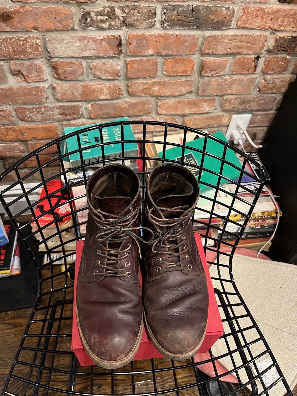 Photo by BigDogSaysBark on December 6, 2022 of the Oak Street Bootmakers Trench Boot in Horween Color 8 Chromexcel.