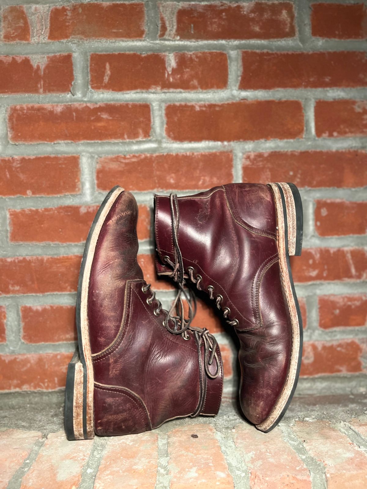 Photo by BigDogSaysBark on January 6, 2023 of the Oak Street Bootmakers Trench Boot in Horween Color 8 Chromexcel.