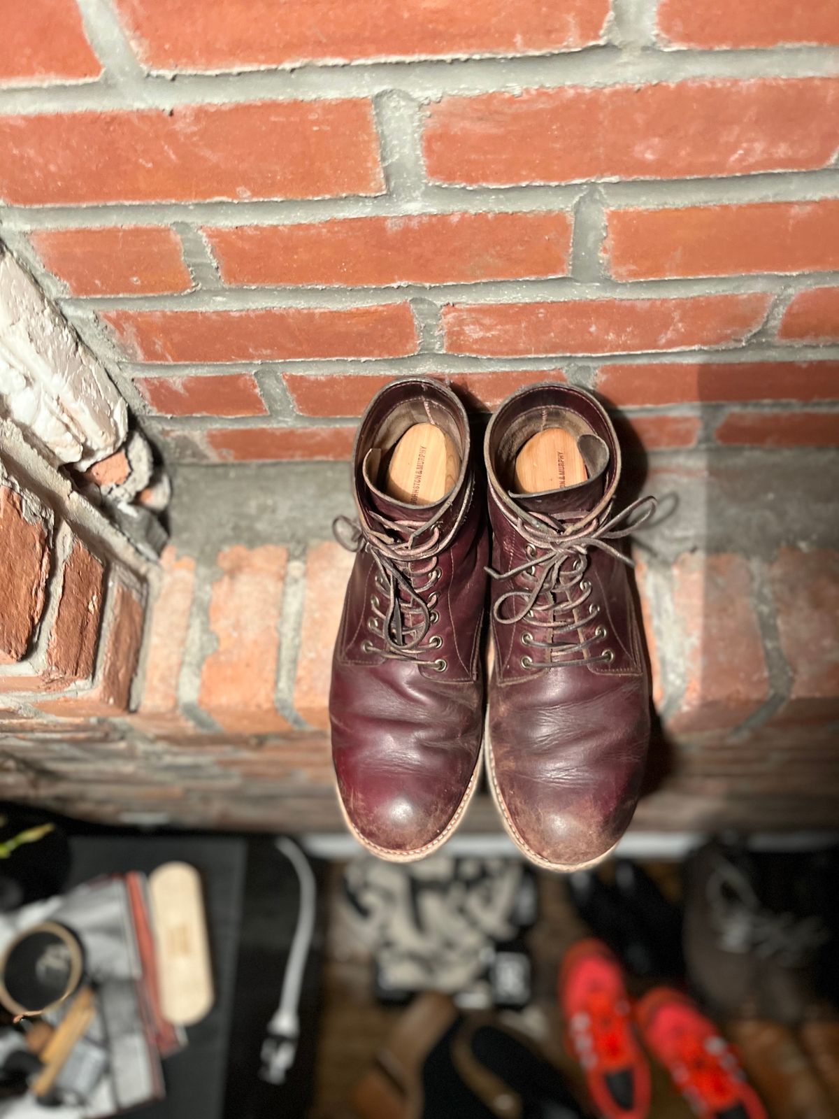 Photo by BigDogSaysBark on January 6, 2023 of the Oak Street Bootmakers Trench Boot in Horween Color 8 Chromexcel.