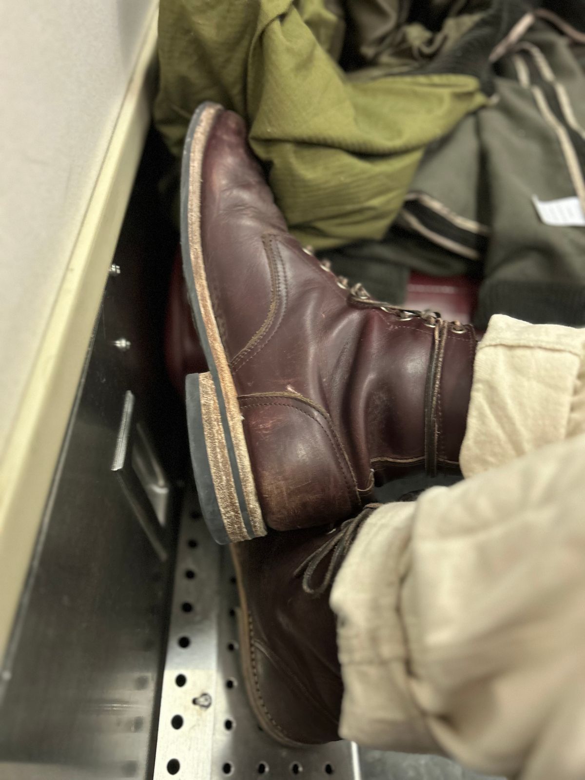 Photo by BigDogSaysBark on February 4, 2023 of the Oak Street Bootmakers Trench Boot in Horween Color 8 Chromexcel.