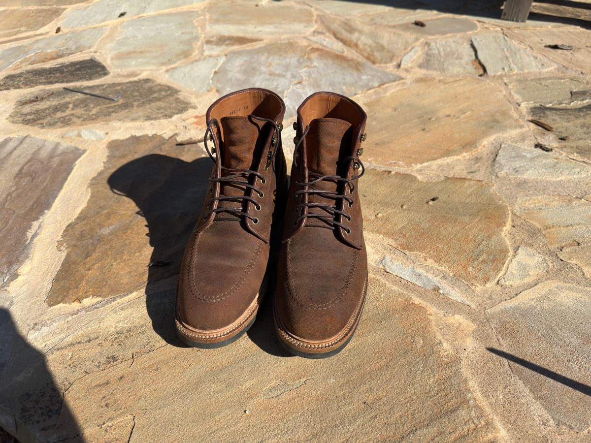 Photo by Aggie_eng on October 3, 2022 of the Parkhurst The Niagara in C.F. Stead Wheatbuck Waxy Commander Suede.
