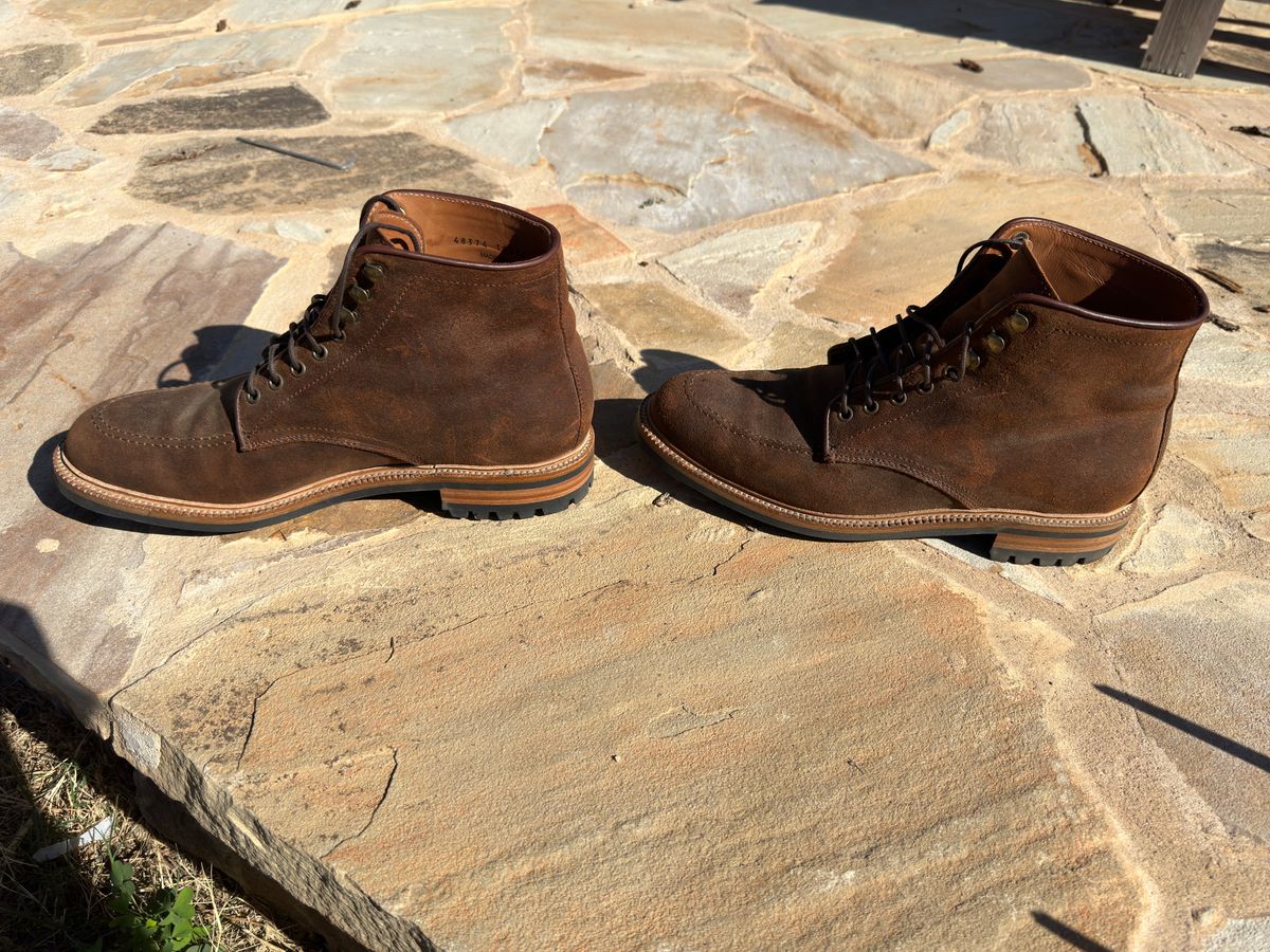 Photo by Aggie_eng on October 3, 2022 of the Parkhurst The Niagara in C.F. Stead Wheatbuck Waxy Commander Suede.