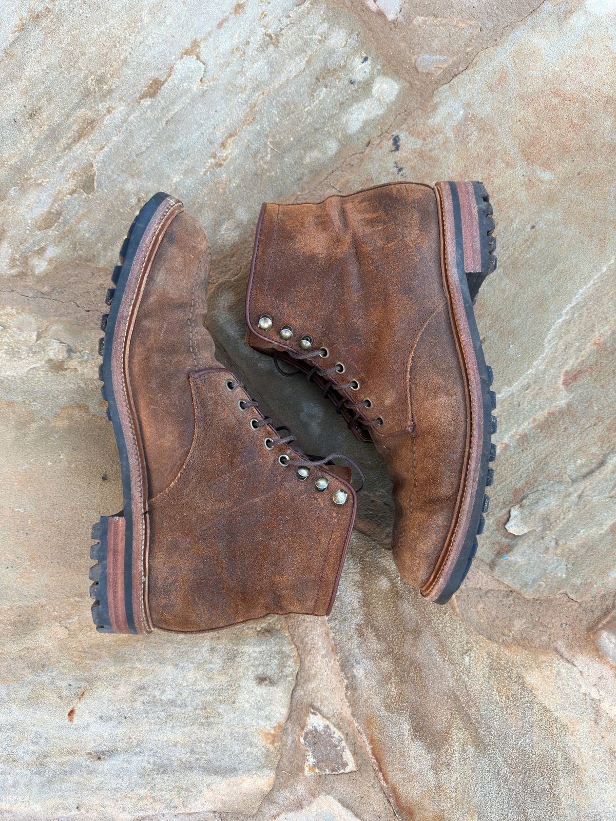 Photo by Aggie_eng on December 2, 2022 of the Parkhurst The Niagara in C.F. Stead Wheatbuck Waxy Commander Suede.