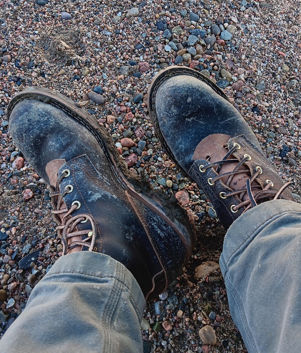 Photo by BobberD on October 3, 2023 of the Nicks Overlander in Horween Brown Waxed Flesh.