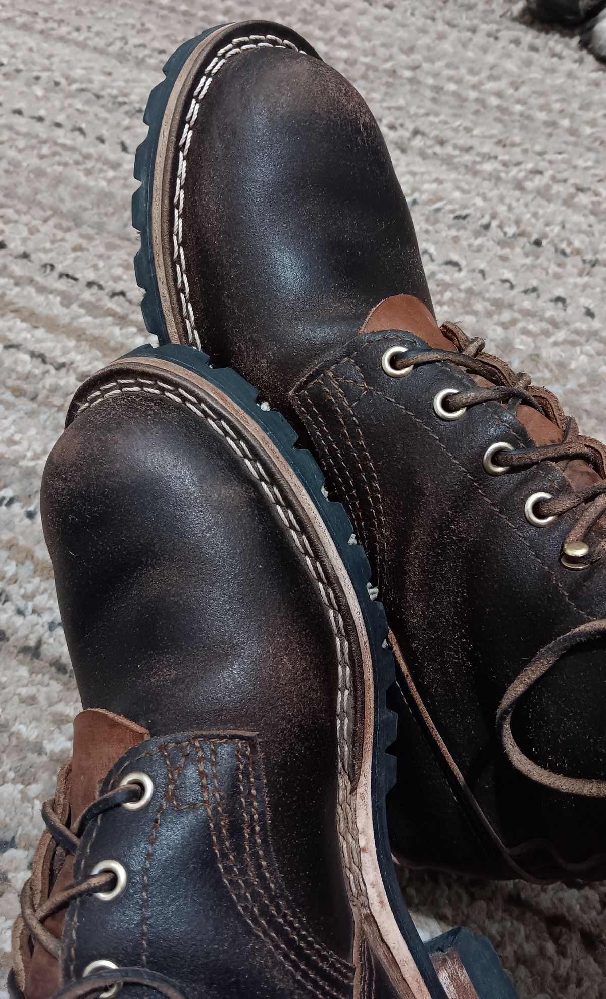 Photo by BobberD on October 18, 2023 of the Nicks Overlander in Horween Brown Waxed Flesh.