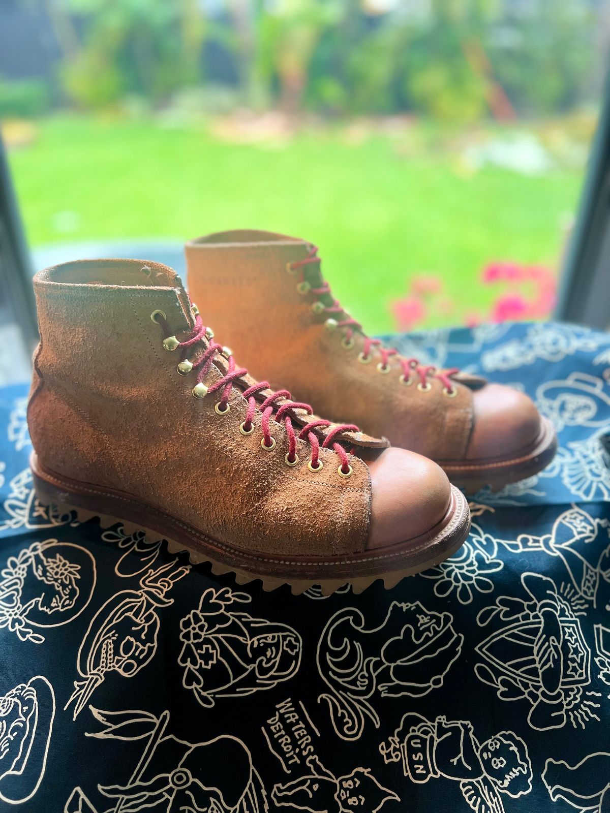 Photo by dosx on April 29, 2025 of the Unmarked Archie Boots in Unknown Natural Veg Tan.