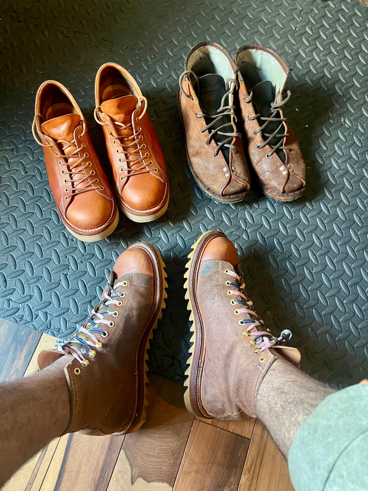 Photo by dosx on August 10, 2025 of the Unmarked Archie Boots in Unknown Natural Veg Tan.