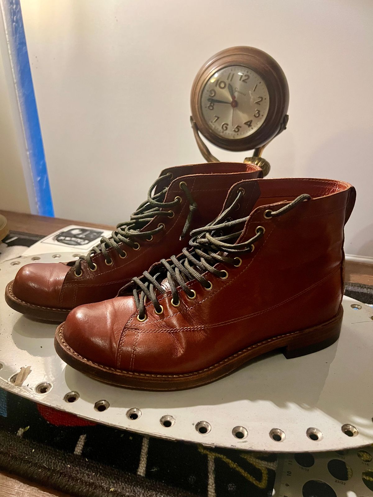 Photo by dosx on February 25, 2025 of the Julian Boots Monkey in Kangaroo Cognac.