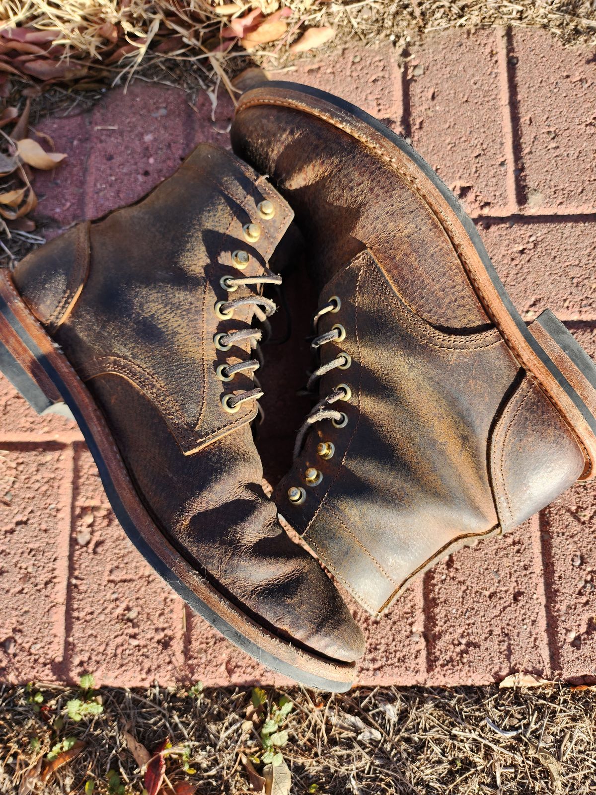 Photo by Creitz91 on December 1, 2022 of the Oak Street Bootmakers Trench Boot in Dark Waxy Wild Boar.