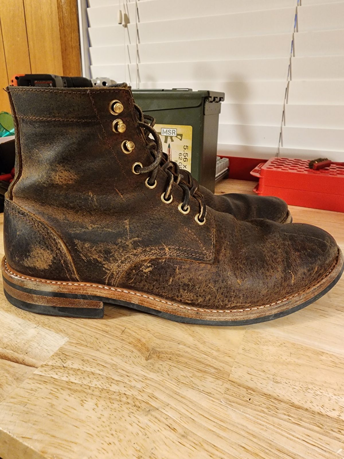 Photo by Creitz91 on January 5, 2023 of the Oak Street Bootmakers Trench Boot in Dark Waxy Wild Boar.