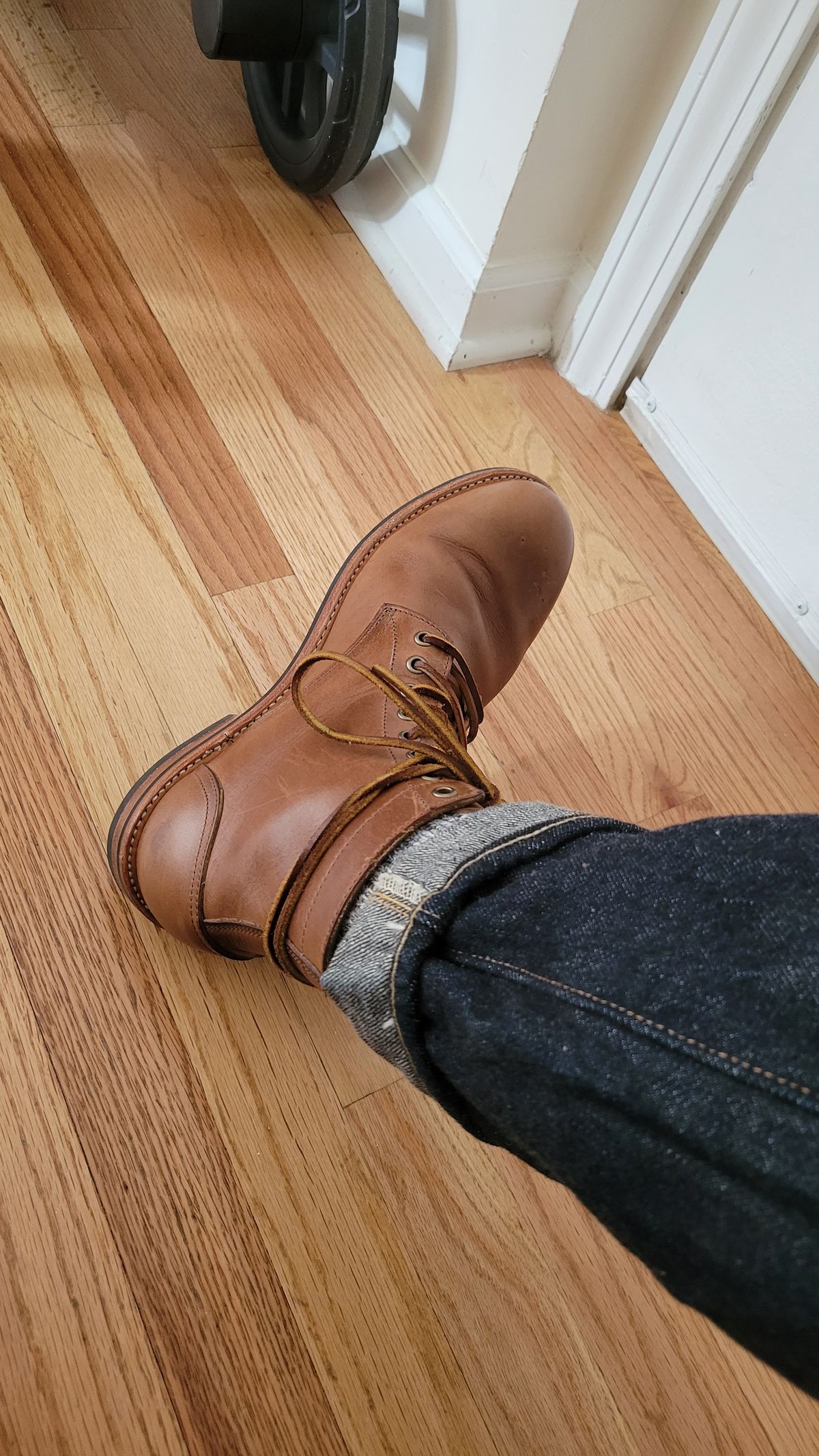 Photo by chicagosouthloop on September 10, 2023 of the Oak Street Bootmakers Trench Boot in Horween Natural Chromexcel.